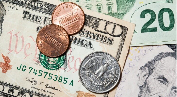 The Pros and Cons of Raising the Minimum Wage