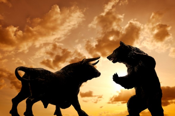 An image depicting a bull and bear facing off, symbolizing bull and bear markets.