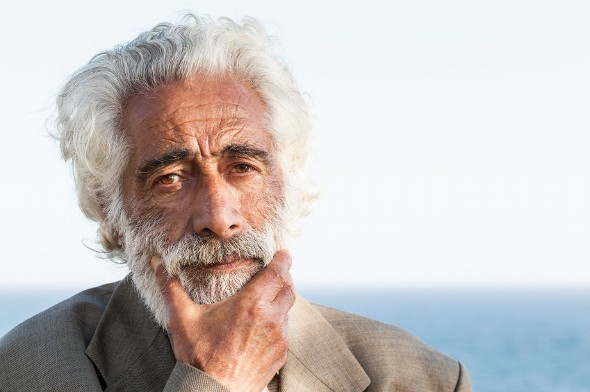 Many Americans retire later, often easing in with part-time or freelance work, supported by savings and an emergency fund.