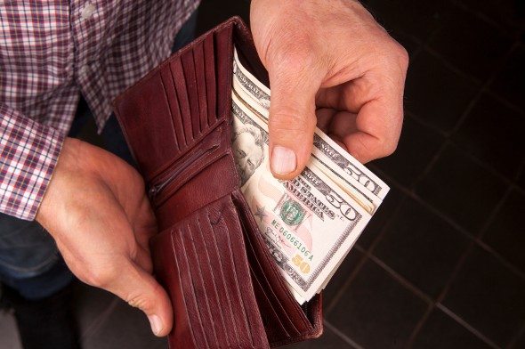 Pros and Cons of Financing Your Closing Costs