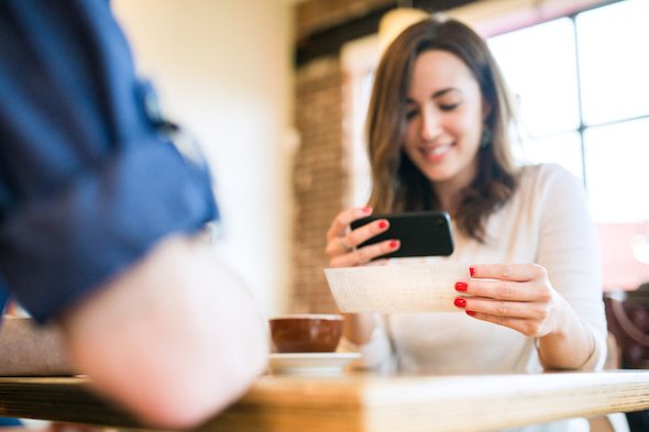 Pros and Cons of Venture Capital for Wealthy Investors