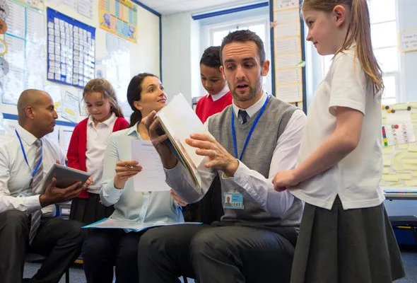 Pros and Cons of School Uniforms