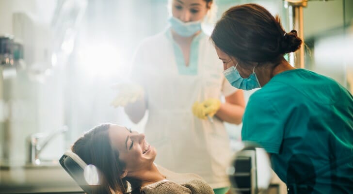 dentist median pay annual