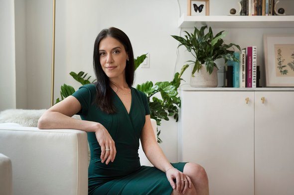 Amanda Steinberg: Financial Expert Profile