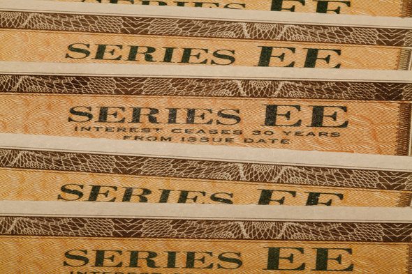 When it comes to how to buy bonds, there are a number of ways.