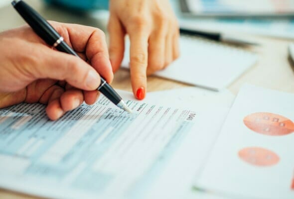 There are some noteworthy differences between a 403(b) vs. a 401(k).