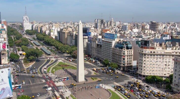 If you're considering retiring in Argentina, it's important to get the right visa.