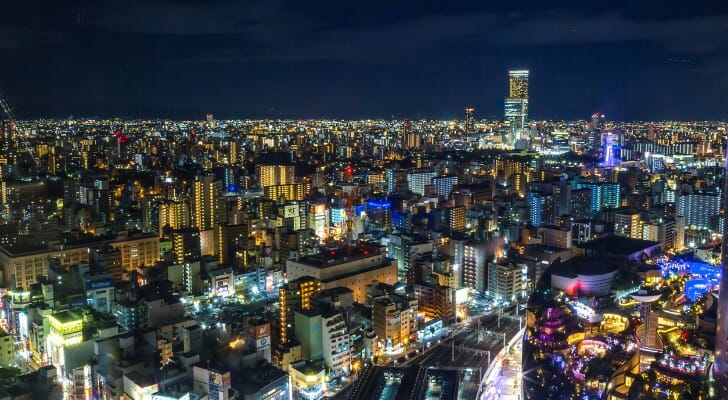 Before you commit your money, it's important to understand how to invest in real estate.