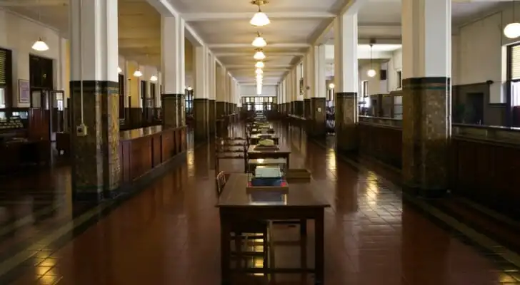 An image of a bank lobby.
