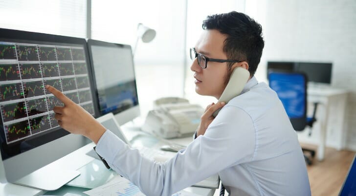 How to Invest in a Hedge Fund