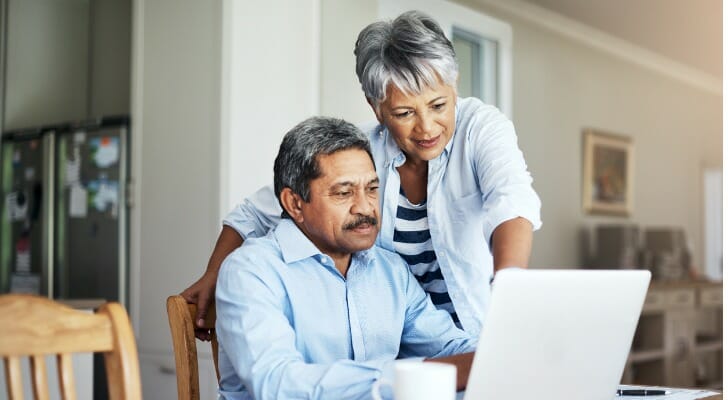 A couple use TreasuryDirect to buy government bonds.