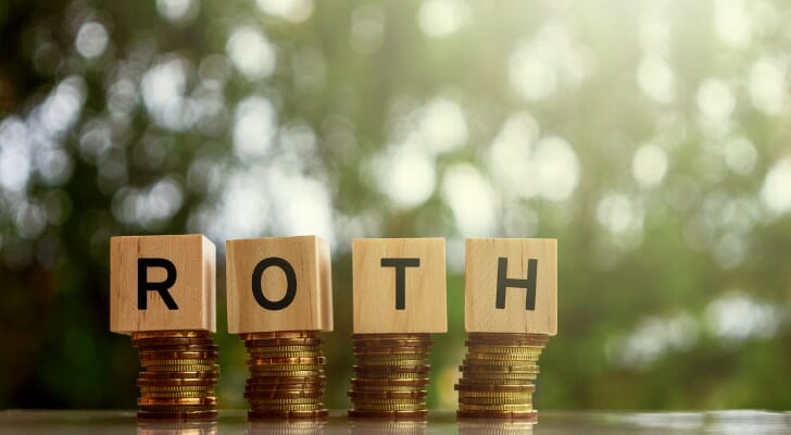 A Roth 401(k) brings many of the benefits of a traditional employer-sponsored 401(k) retirement savings vehicle.