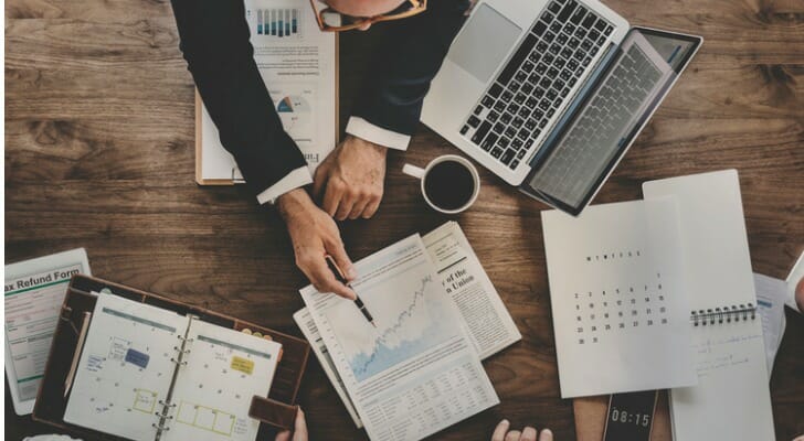 SmartAsset: Definition of Fiscal Year (FY)