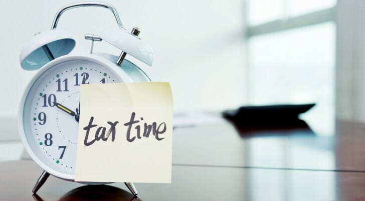 SmartAsset: Definition of Fiscal Year (FY)