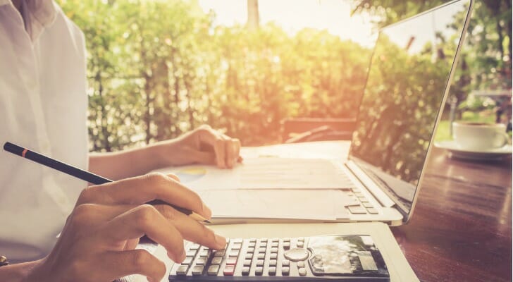 SmartAsset: A Guide to Investing in Floating Rate Notes