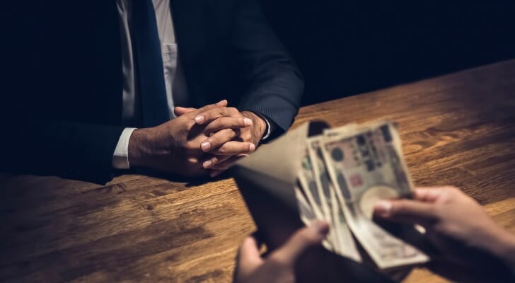 Is it better to pay off debt or invest?