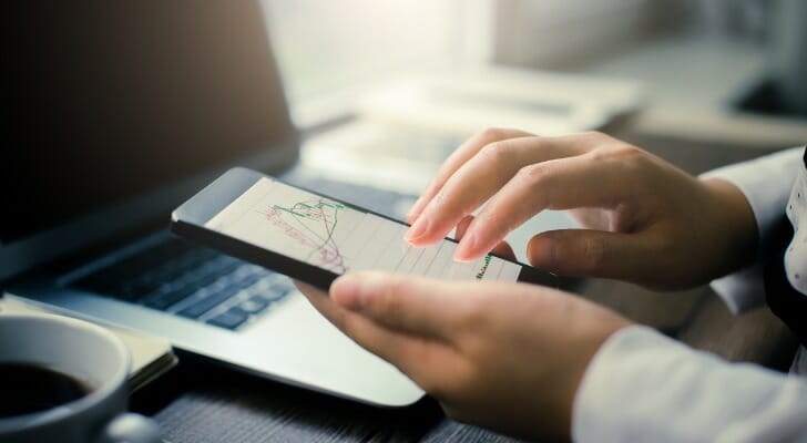 An investor reviews how advisory shares work.