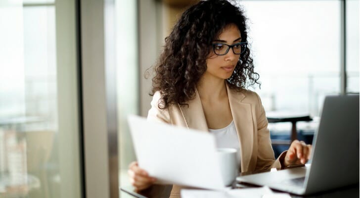 Put Options: What Are They and How to Buy Them in 2022