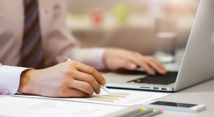 Open-End Funds vs. Closed-End Funds