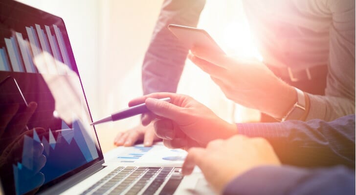 What is a closed end fund?