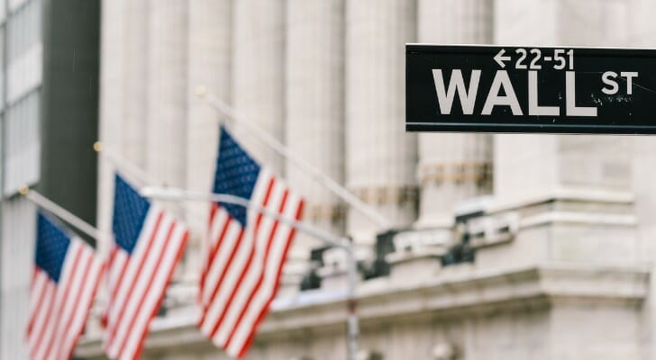 Like any investment approach, the Black-Litterman model has its advantages and it has its disadvantages.