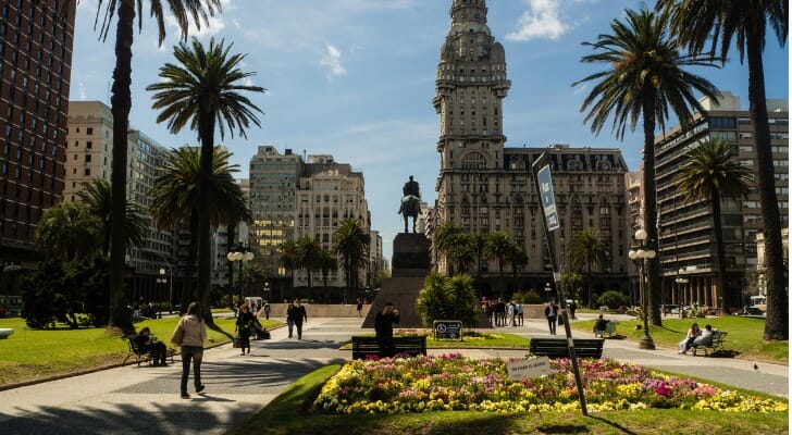 SmartAsset Guide: How to Retire in Uruguay