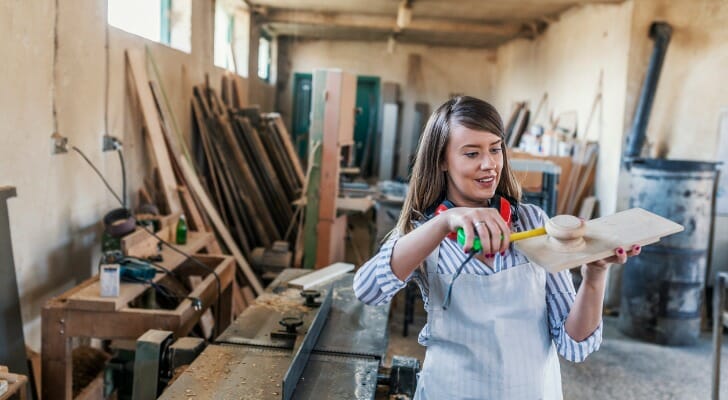 What is an independent contractor?