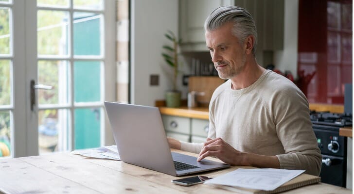 SmartAsset: TD Ameritrade vs. Robinhood