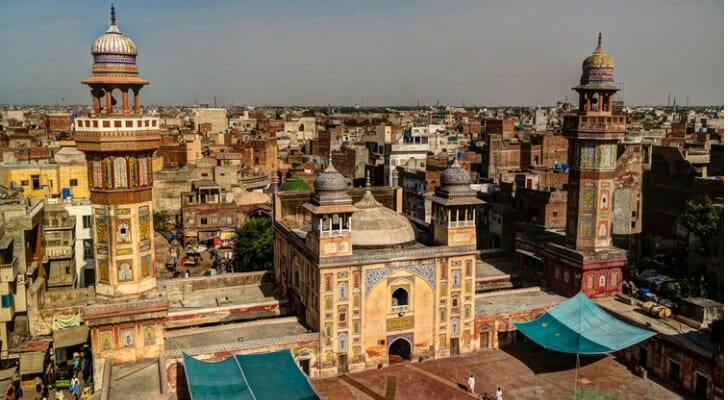 SmartAsset: How to Invest in the Pakistan Stock Exchange