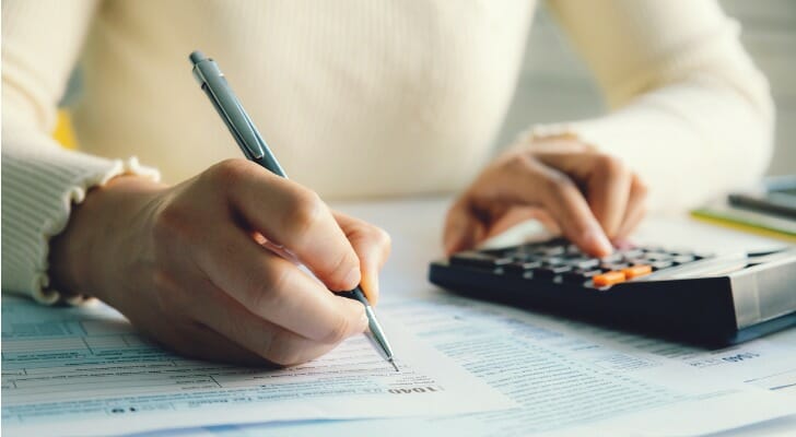 An investor setting up a sweep account.