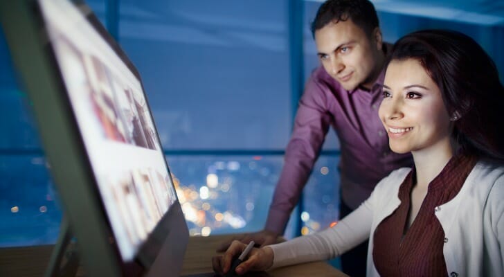 Traders engaged in e-mini futures action.