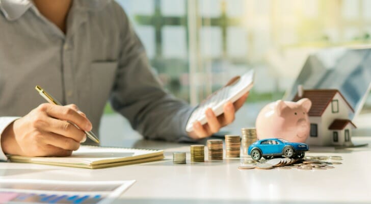 A man compares 401(k)s vs. brokerage accounts.