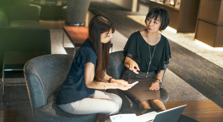 Two women discussing an annuity RMD