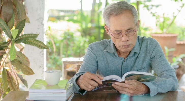 A man creates a plan to retire at 65.