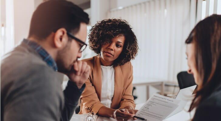 why people prefer human advisors