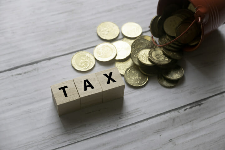 There are three three common strategies you can take to minimize capital gains taxes on gold.
