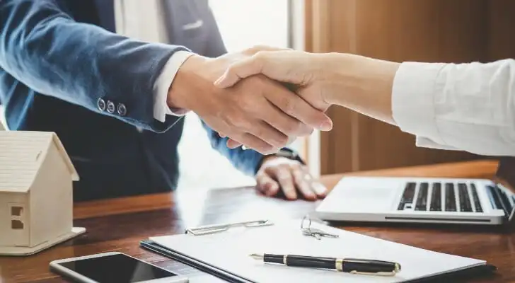 Mortgage Broker vs Loan Officer: Which Is Better?