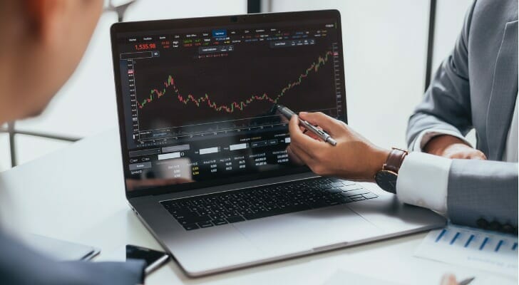 SmartAsset: Vanguard Partners With Amex to Offer You Points and Financial Advice