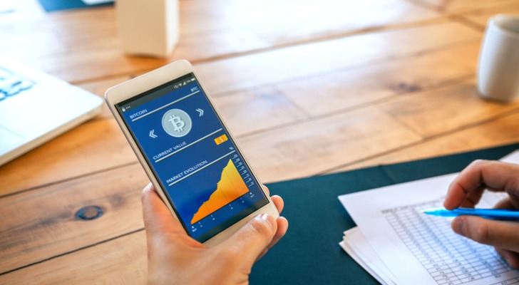 crypto financial advisor