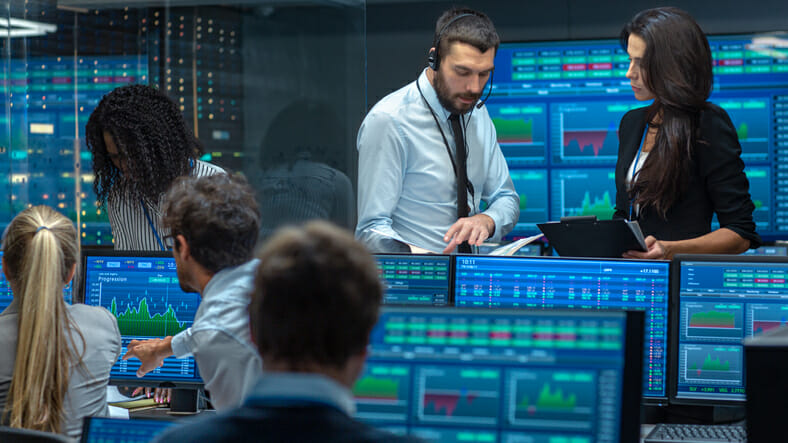 SmartAsset: How to Know When the Stock Market Bottoms Out