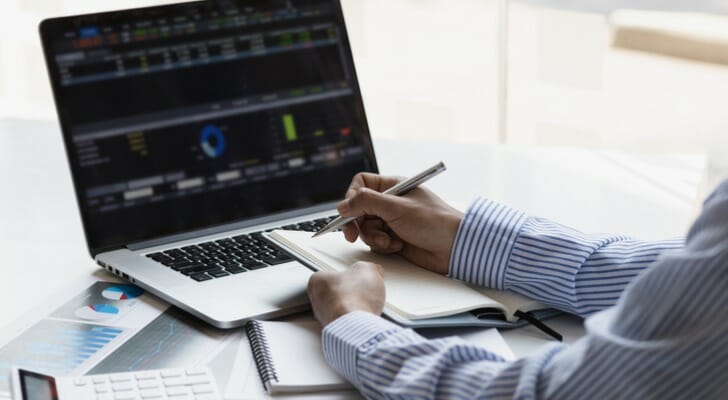 SmartAsset: Merrill Lynch vs. Charles Schwab