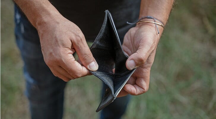 how to invest with little money