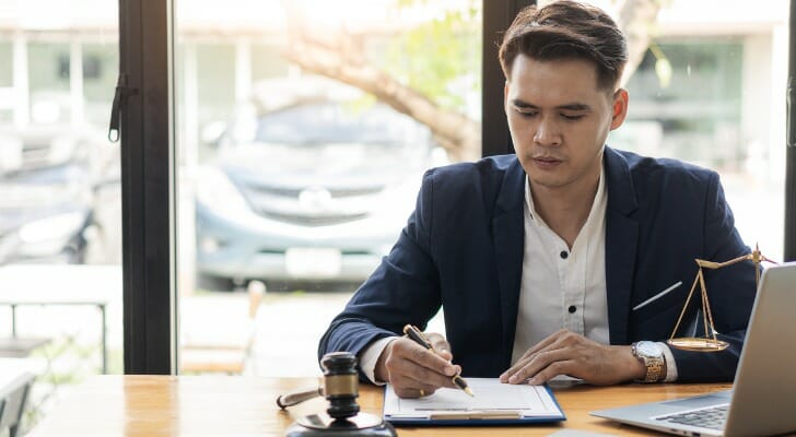 SmartAsset: how much does a divorce lawyer cost