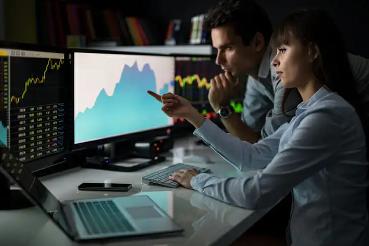 SmartAsset: How Does Compound Interest Work With Stocks?