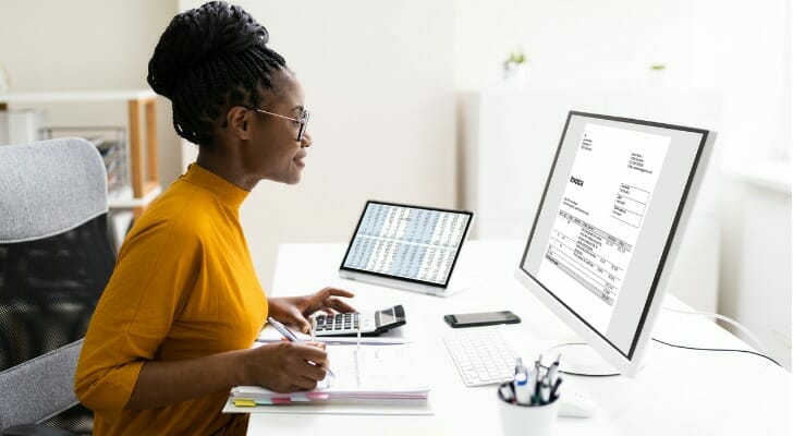 An investor reviews the differences between ordinary dividends vs. qualified dividends.