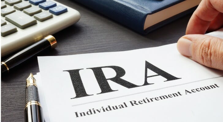 Differences Between IRA Transfer vs. Rollover