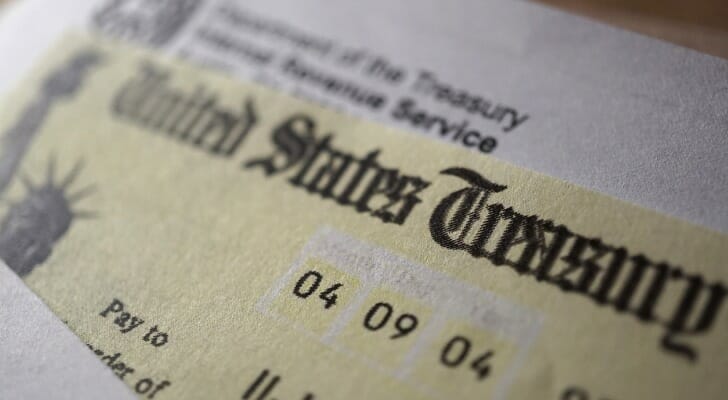 Here's What You Should (and Shouldn't Do) In Response to Banking Turmoil