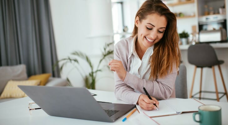 financial advisor pros and cons