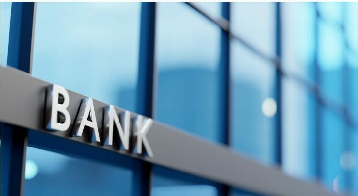 how rising rates affect bank stock