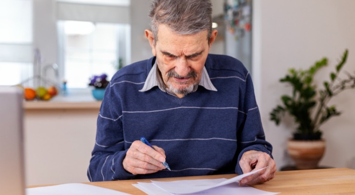 A man reviews how long $100,000 will last in retirement.
